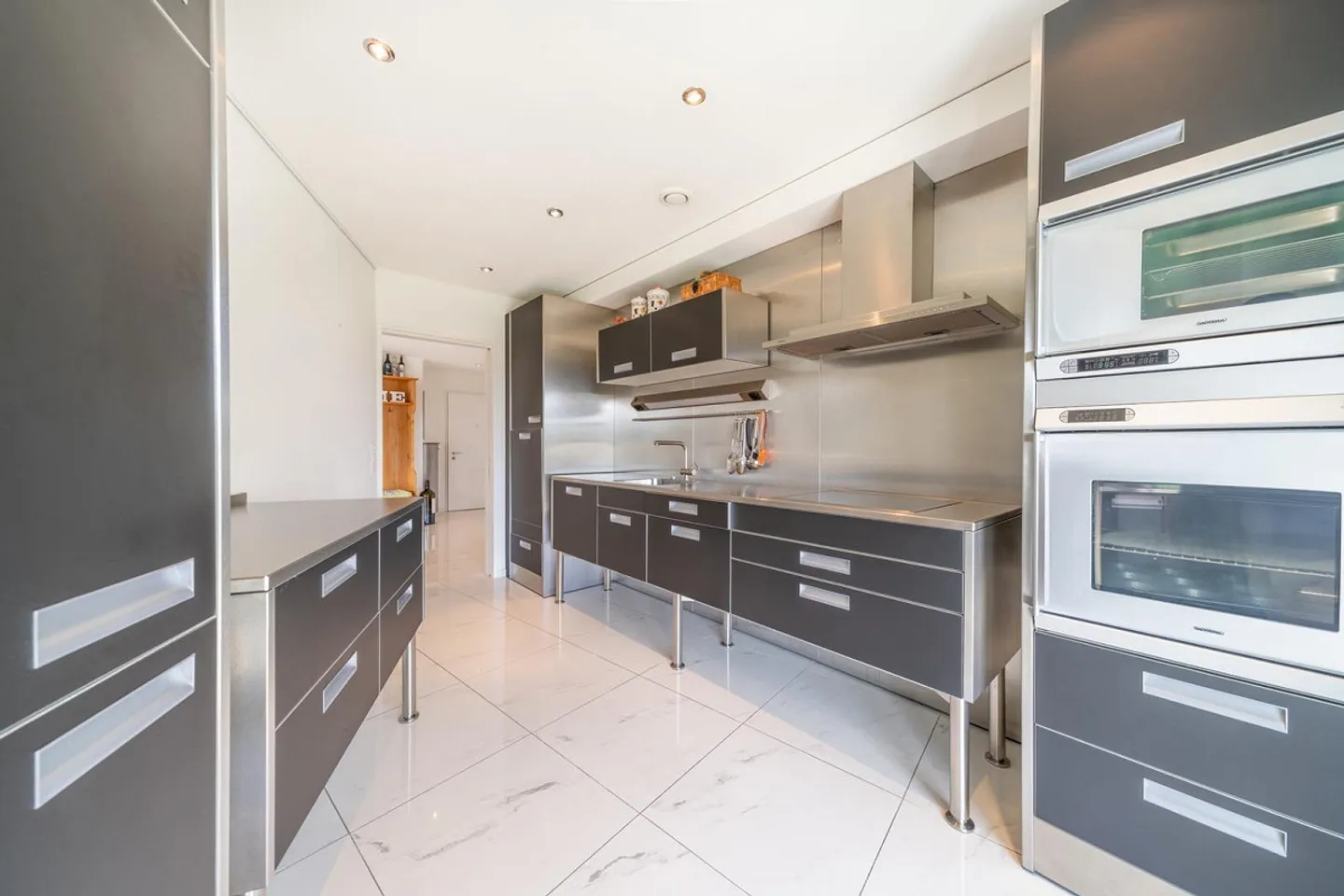 Room for Sophistication - Living with Comfort - Photo 3 of 4