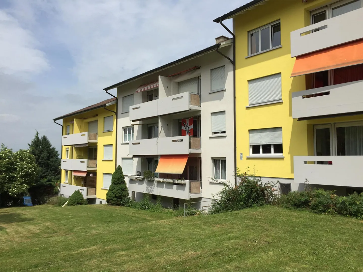 Appartement d'angle de 4 pièces - Photo 2 sur 8
