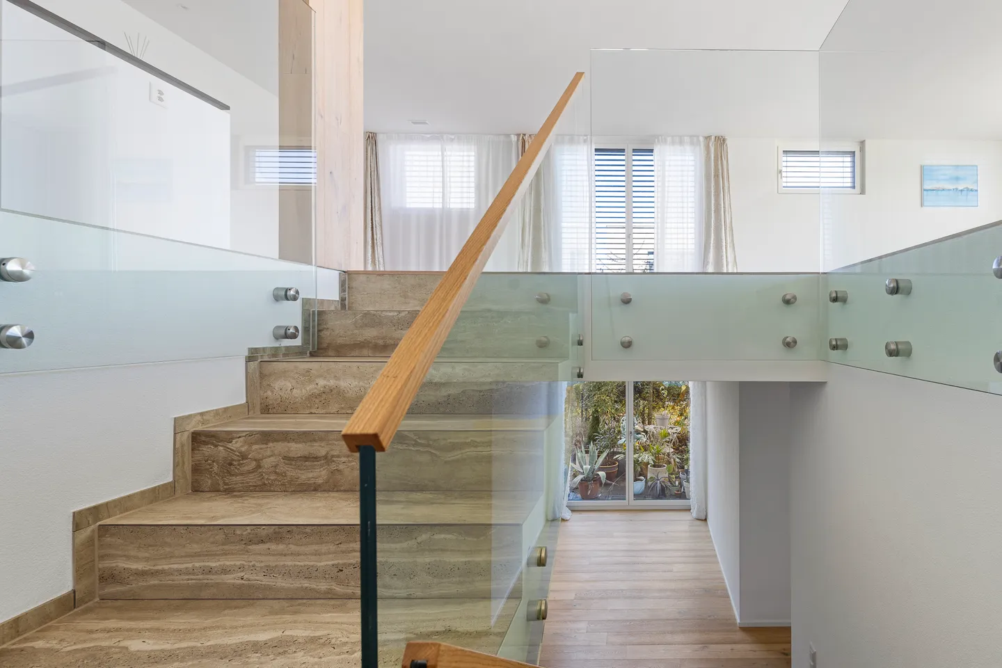 Espace moderne avec vue de rêve et grande terrasse - Photo 10 sur 13