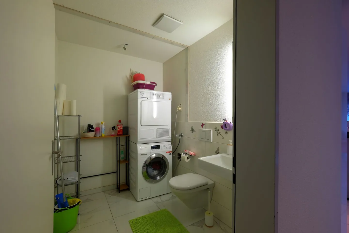 Grosszügige 4.5-Zimmer-Wohnung mit grosser Terrasse & Gartenfläche - Zentrale Lage in Derendingen! - Foto 16 von 18