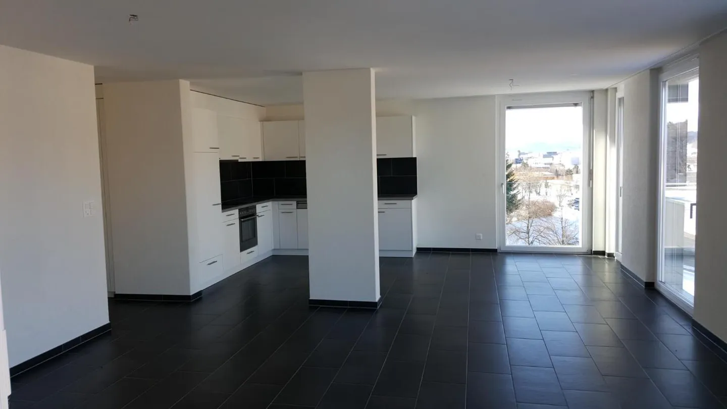 Appartement spacieux 4 pièces - Photo 1 sur 6