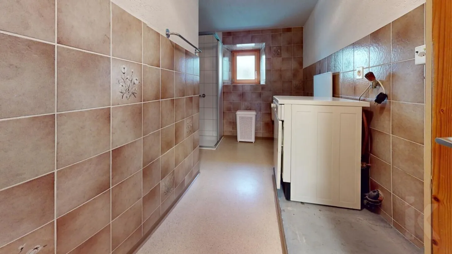 Geräumiges Bauernhaus an toller Aussichtslage bei Savognin - Foto 7 von 13