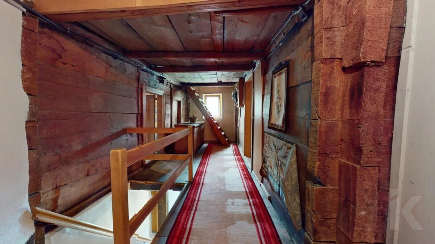 Geräumiges Bauernhaus an toller Aussichtslage bei Savognin - Foto 8 von 13