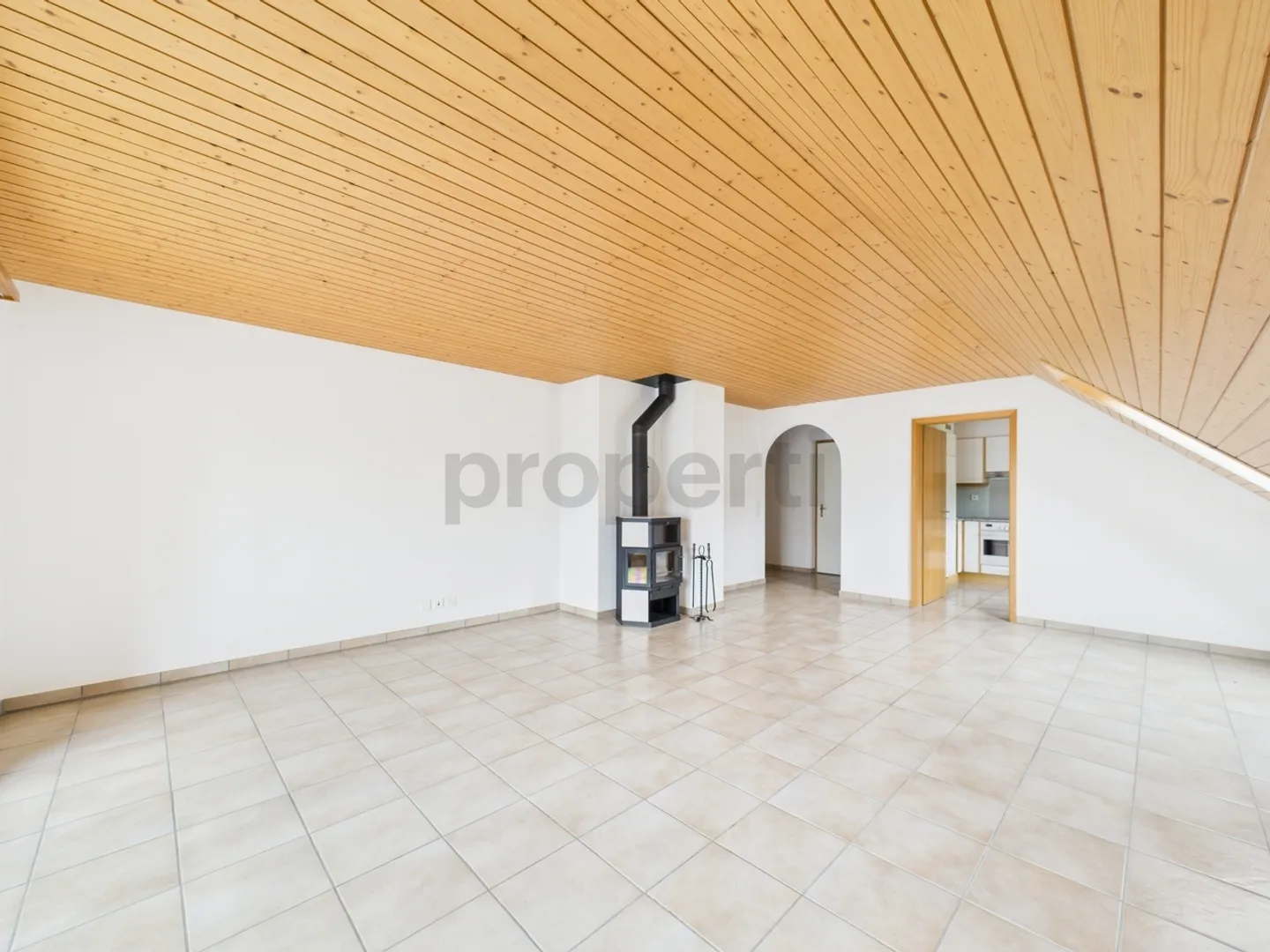 Cozy 4.5-Room Attic Apartment in Mühledorf - Photo 4 of 11