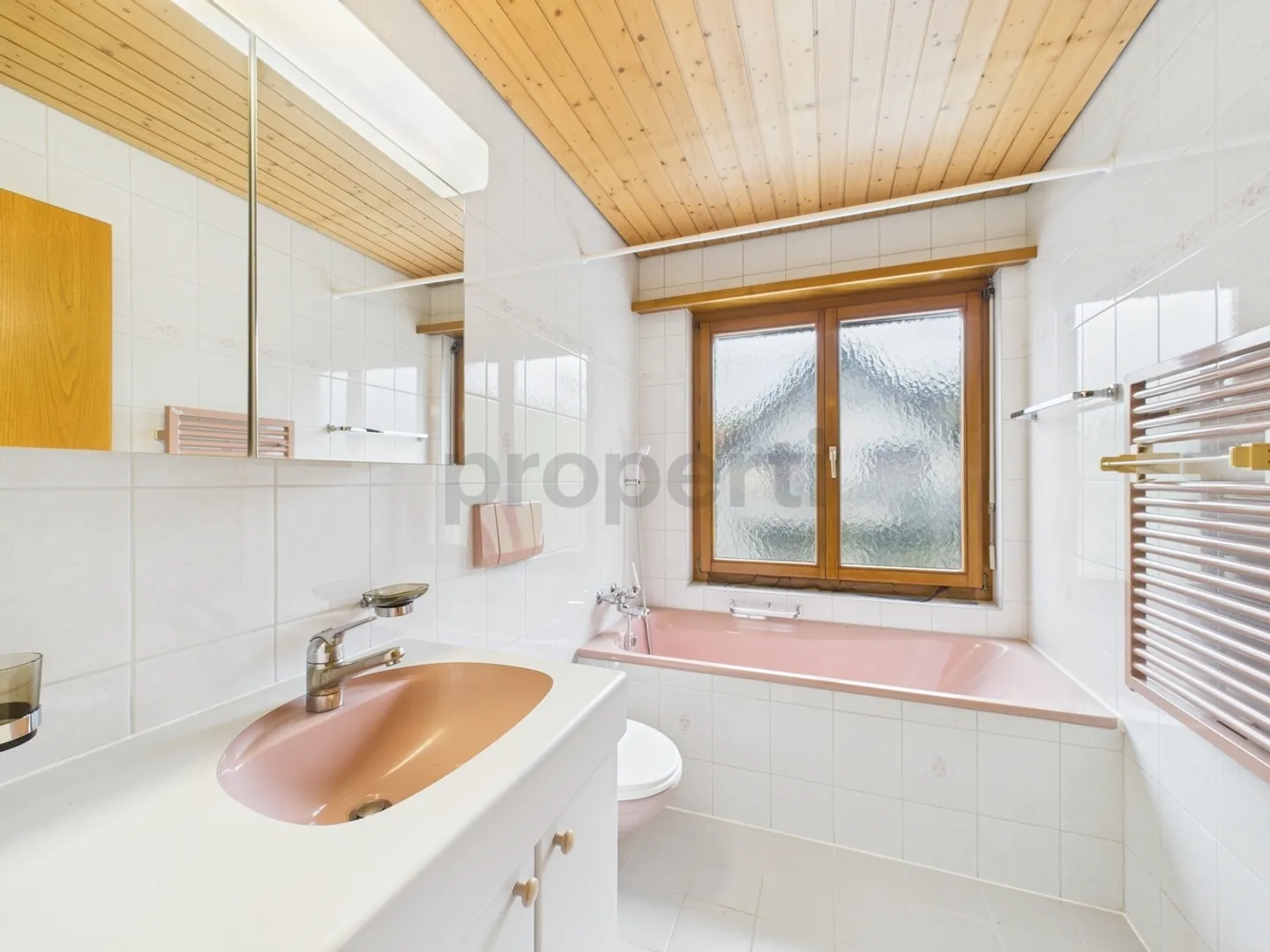 Cozy 4.5-Room Attic Apartment in Mühledorf - Photo 8 of 11