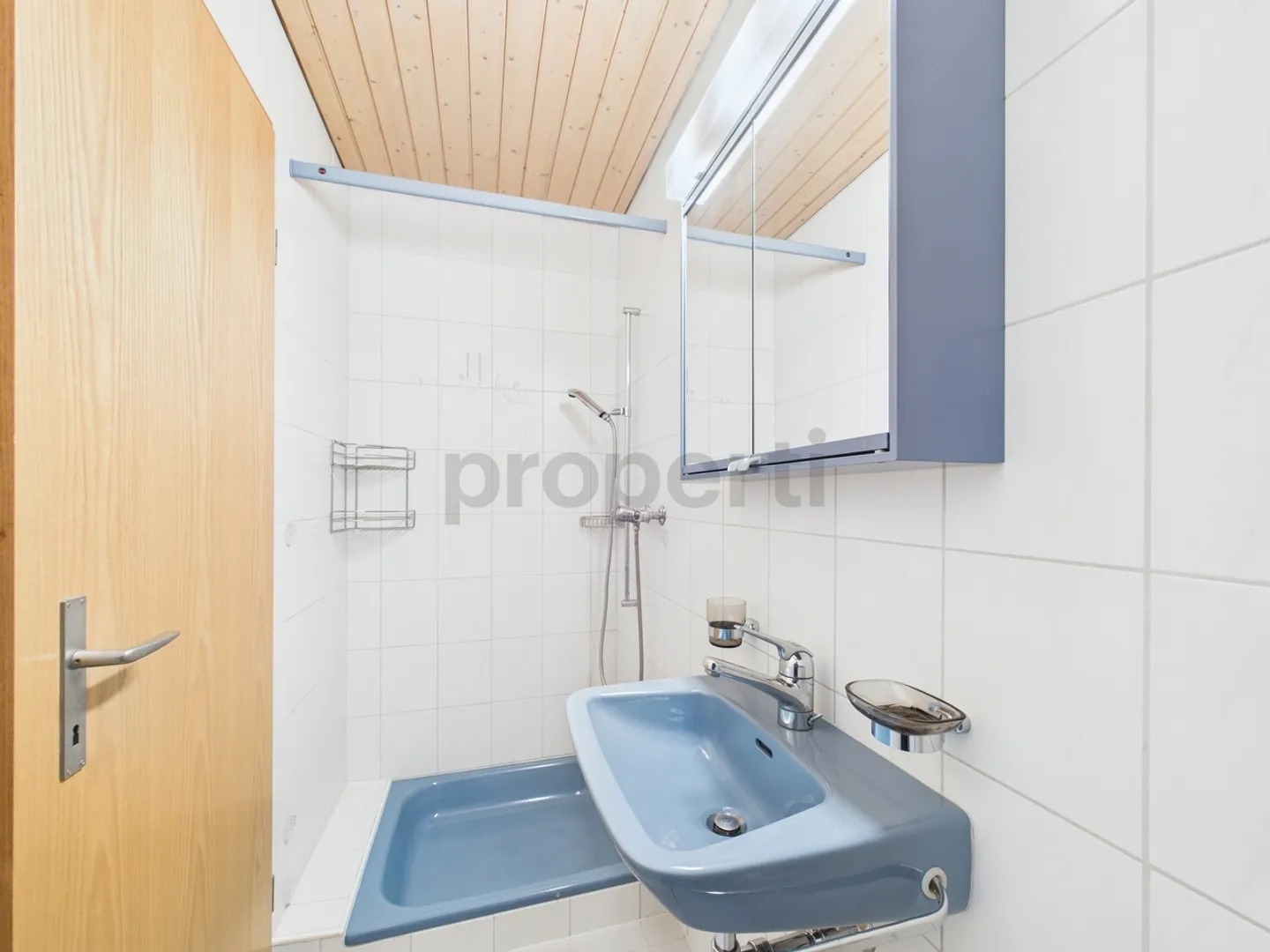 Cozy 4.5-Room Attic Apartment in Mühledorf - Photo 9 of 11