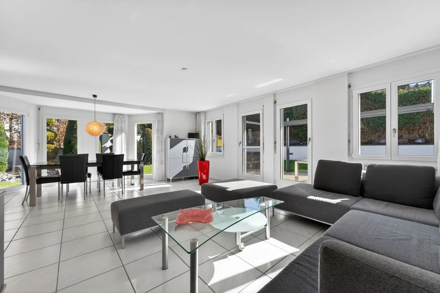 Stylish Single-Family Home with Exclusive Garden and Outdoor Oasis - Photo 4 of 25