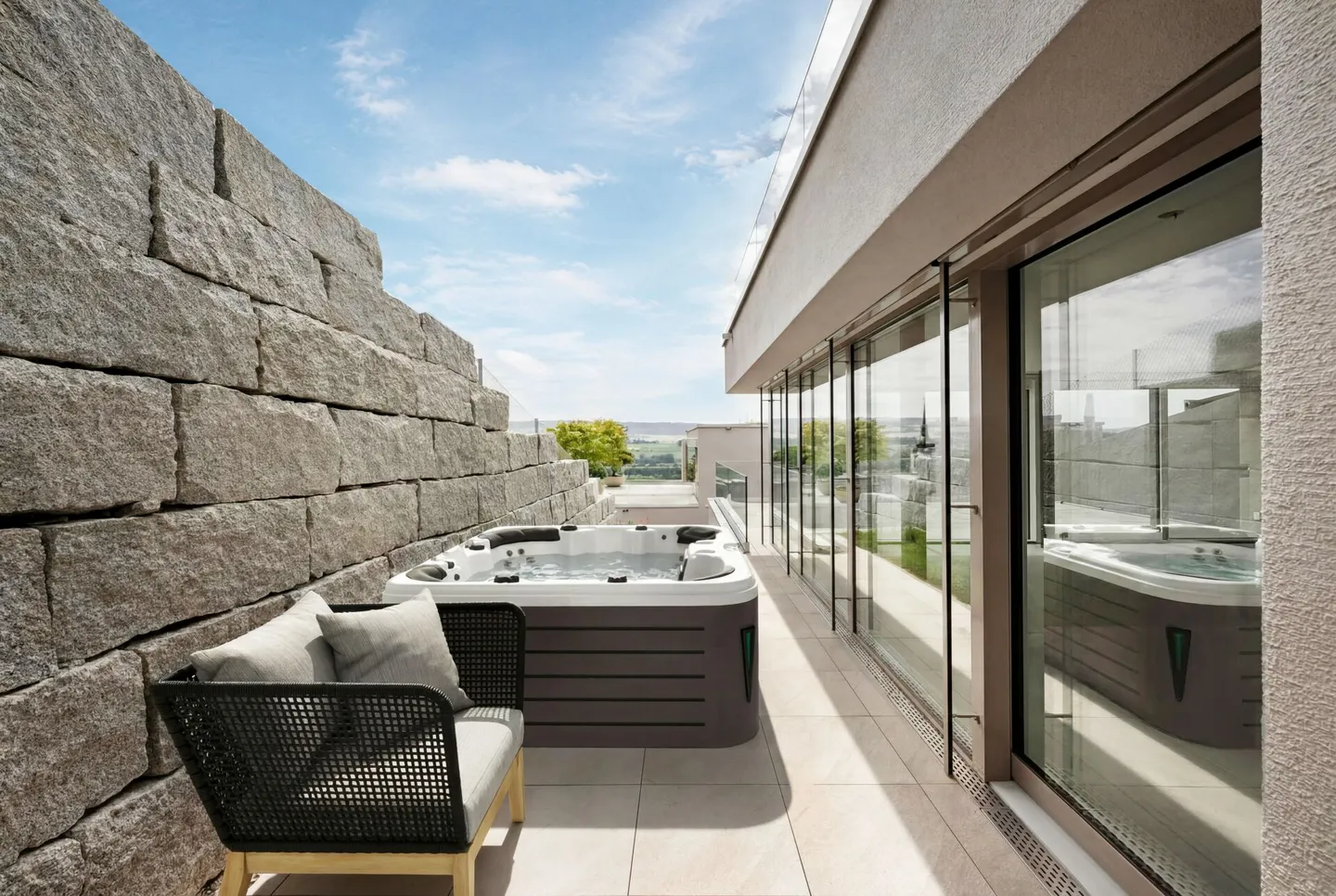 Terrassenhaus mit Blick - Foto 2 von 7