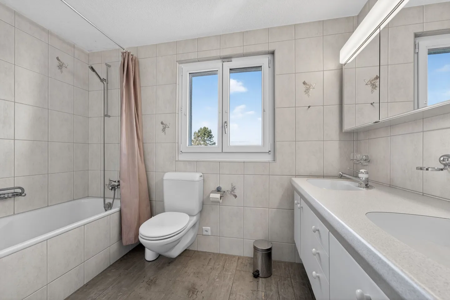 Stylish Single-Family Home with Exclusive Garden and Outdoor Oasis - Photo 13 of 25