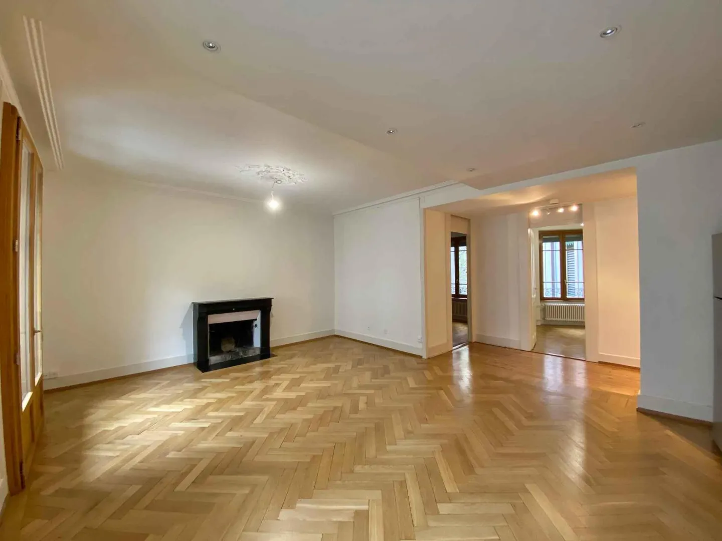 Appartement 5 pièces charmant - Photo 2 sur 11