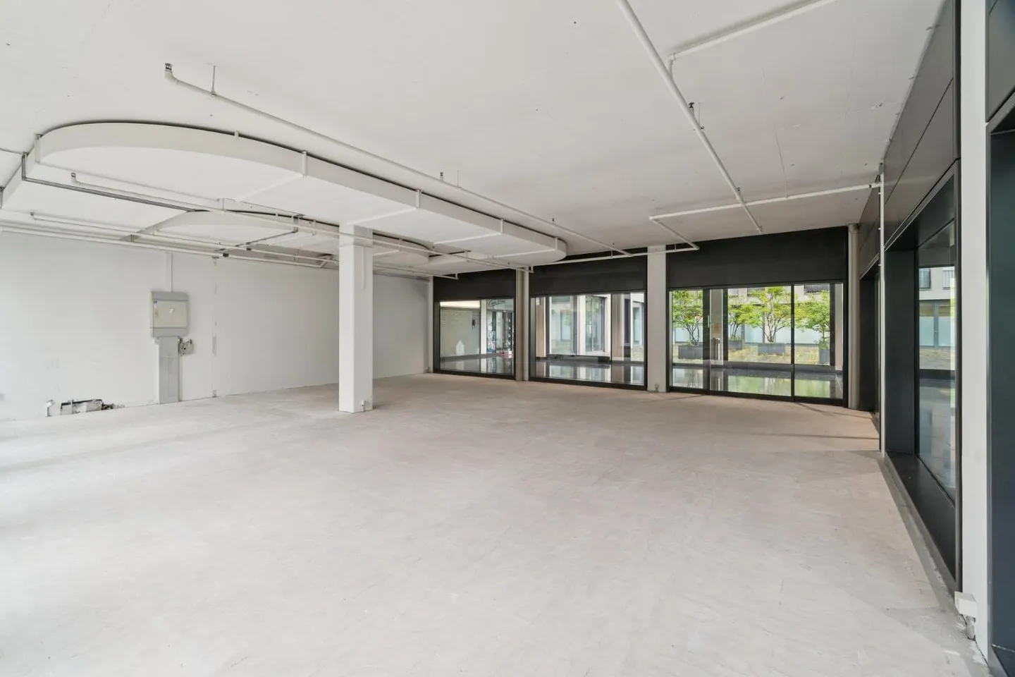 Espace de vente / cabinet dans un emplacement privilégié au centre de Möwe Wetzikon ! - Photo 12 sur 13