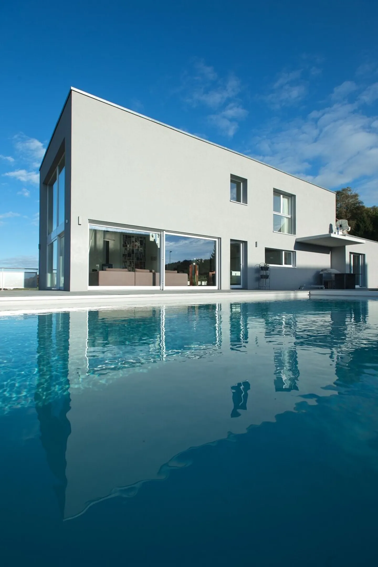 Villa moderne avec piscine et vue - Photo 1 sur 9