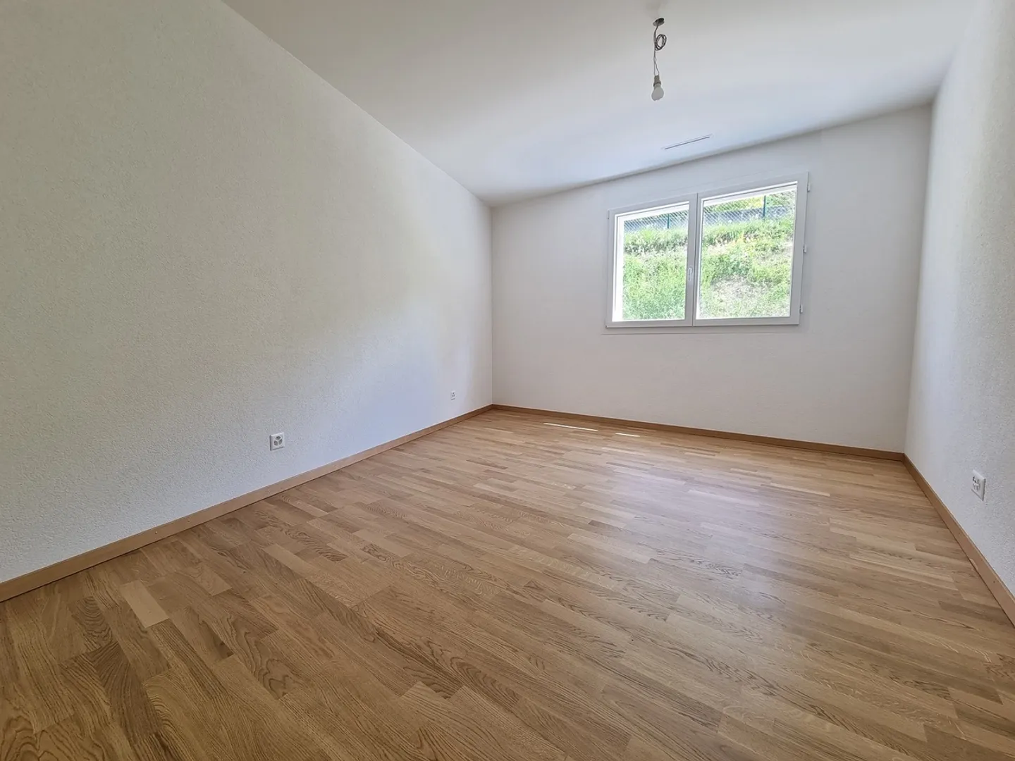 APPARTEMENT DE 3.5 PIÈCES AVEC TERRASSE - Photo 6 sur 10