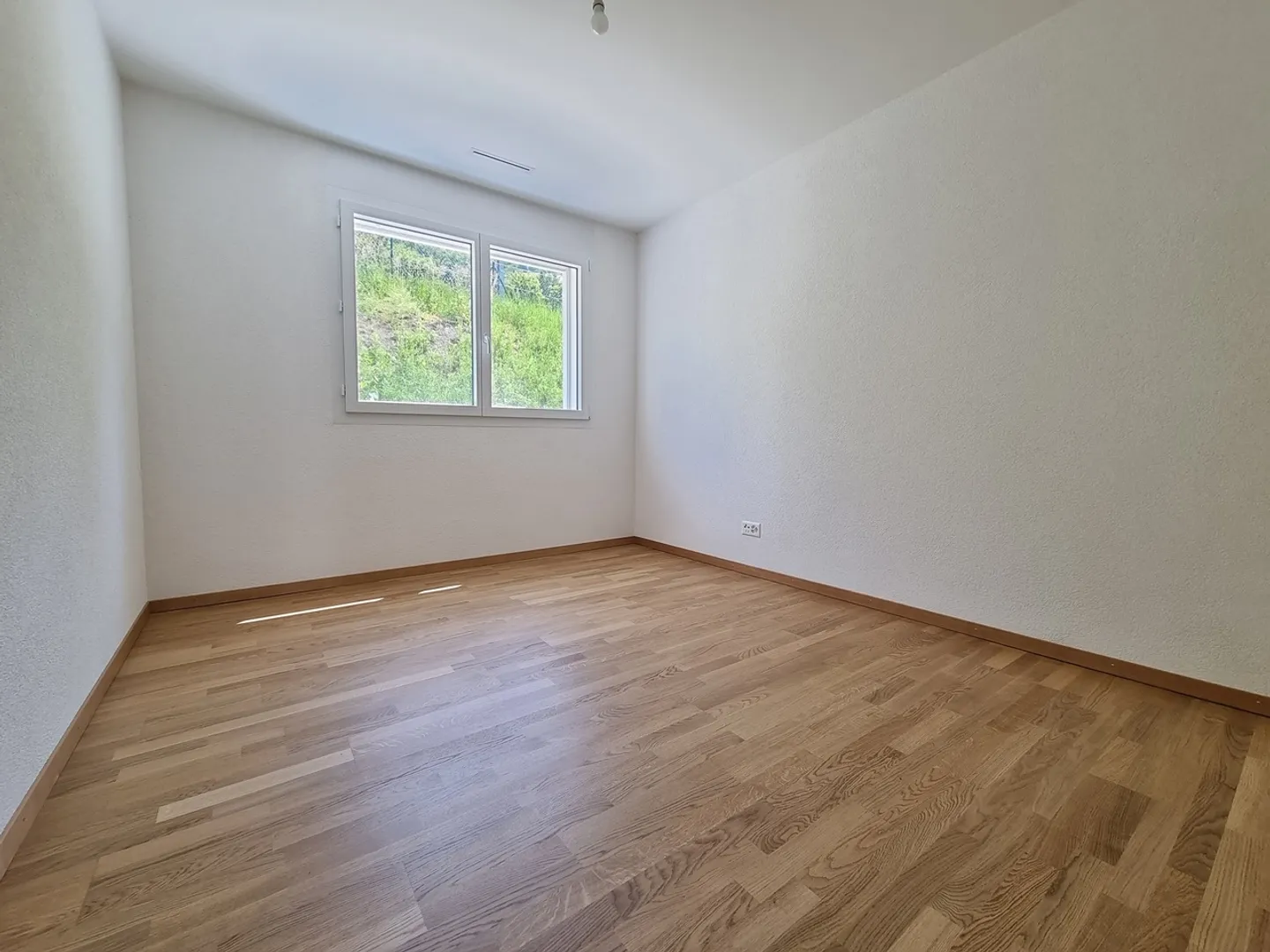 APPARTEMENT DE 3.5 PIÈCES AVEC TERRASSE - Photo 8 sur 10
