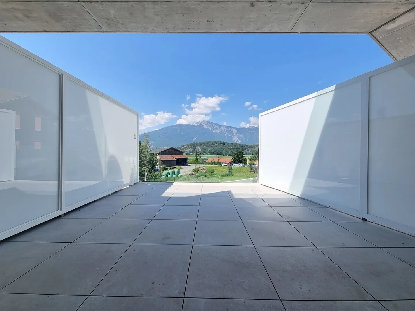 APPARTEMENT DE 3.5 PIÈCES AVEC TERRASSE - Photo 10 sur 10