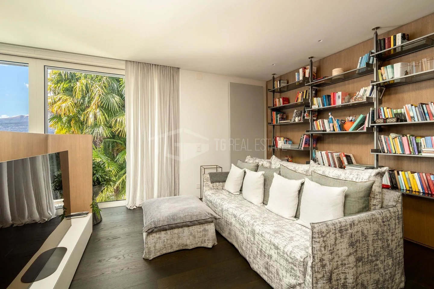 Villa Elegante con Piscina e Vista Lago - Foto 13 di 14