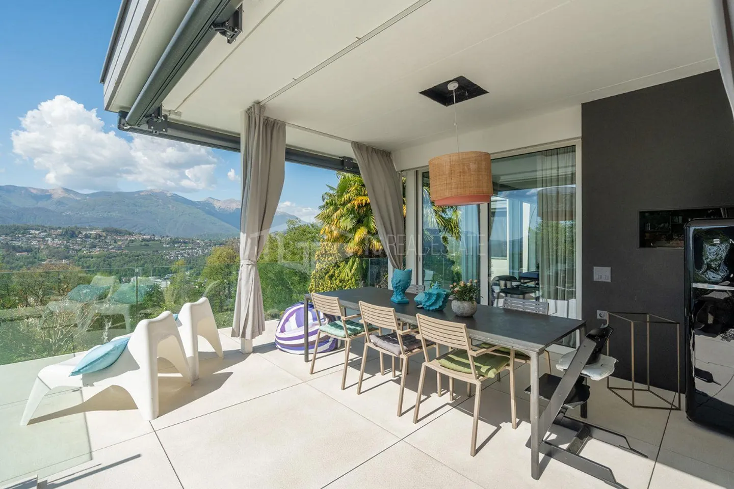 Villa Elegante con Piscina e Vista Lago - Foto 14 di 14
