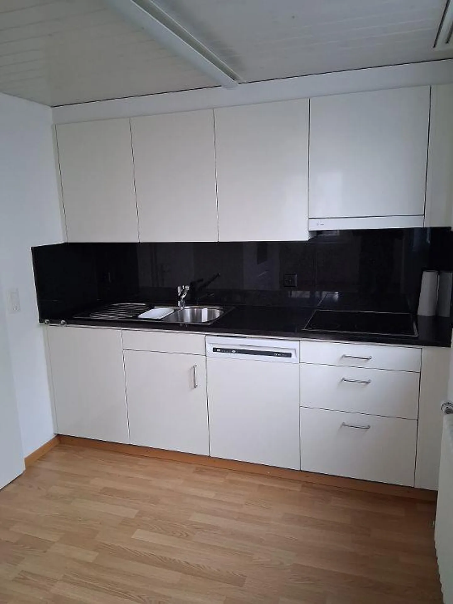 For rent 3.5 room apartment ground floor - Photo 4 of 4