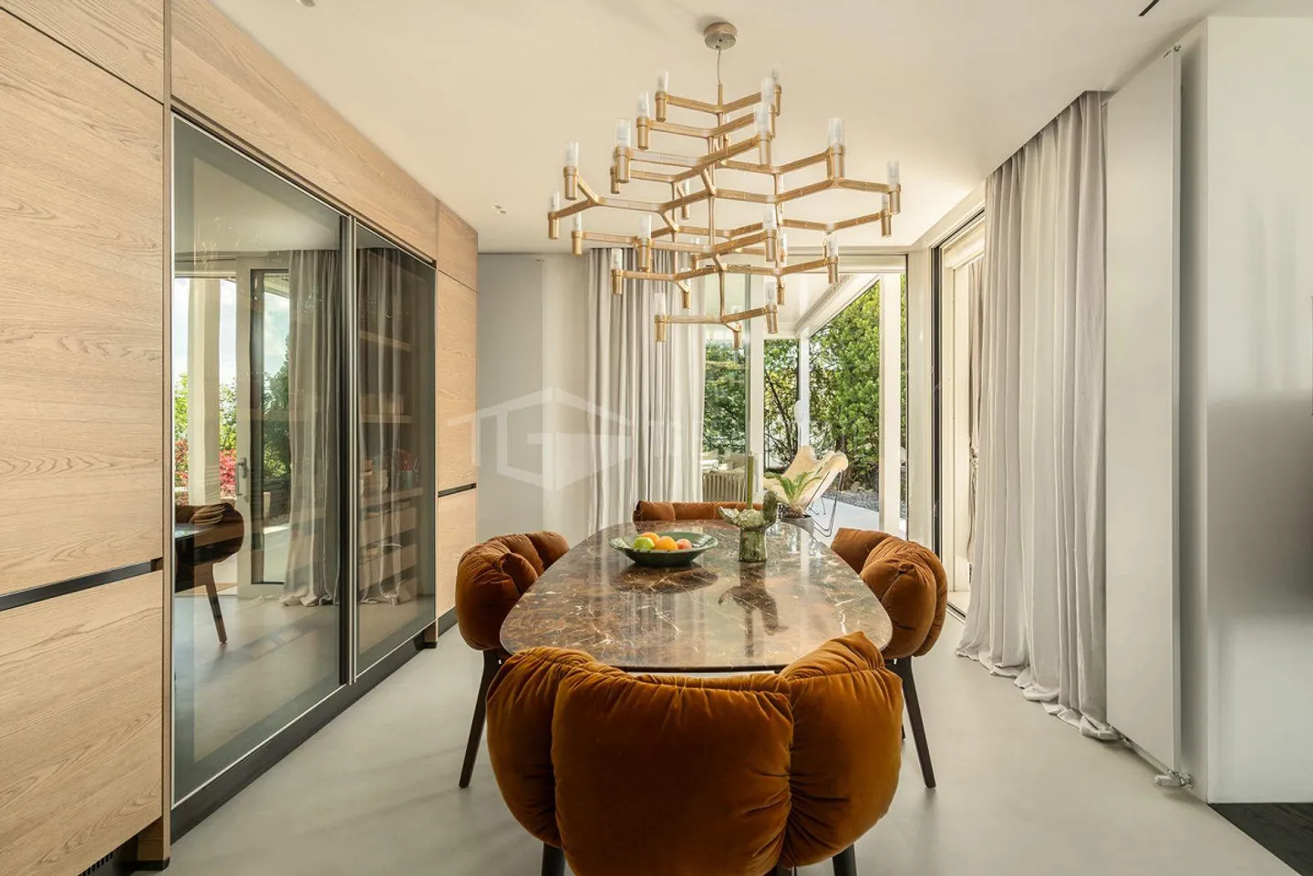 Villa Elegante con Piscina e Vista Lago - Foto 7 di 14