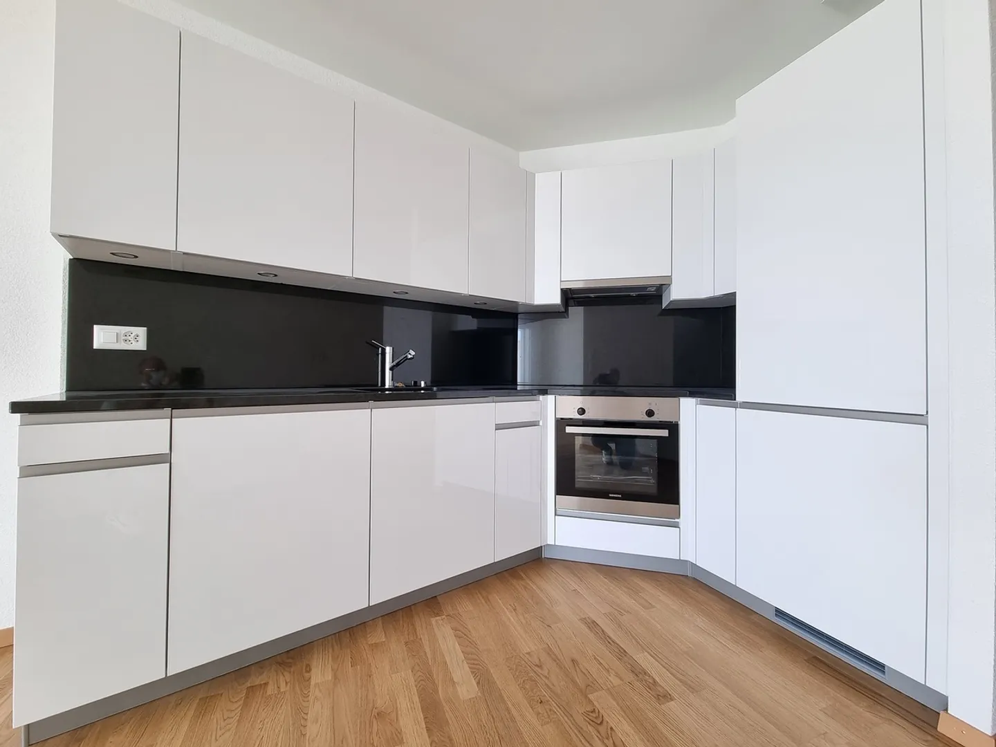 APPARTEMENT DE 3.5 PIÈCES AVEC TERRASSE - Photo 5 sur 10