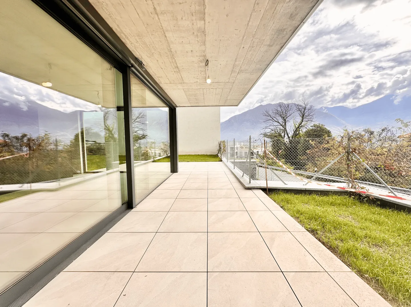 Appartements 3.5 pièces avec jardin privé et vue sur le lac - Tenero - Photo 1 sur 13