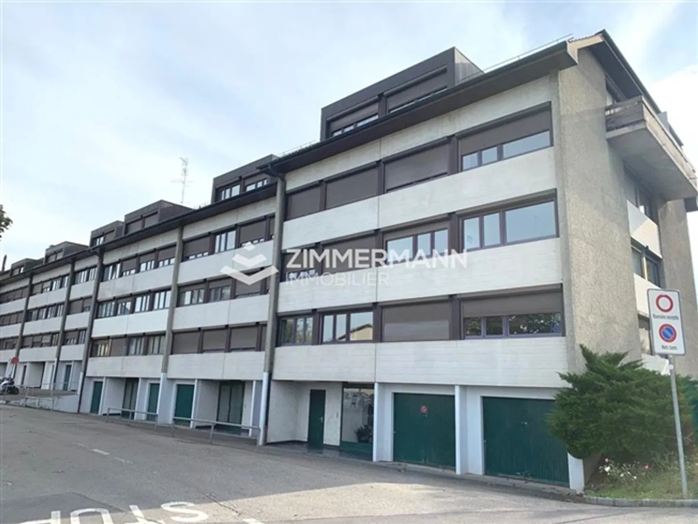 Espace de stationnement - Photo 1 sur 1