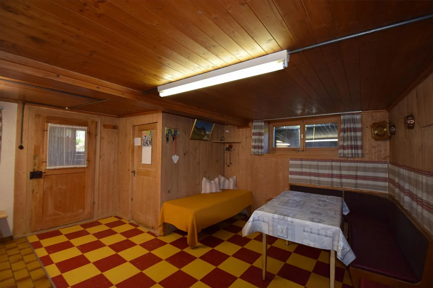 Casa unifamiliare con stalla - Foto 4 di 10