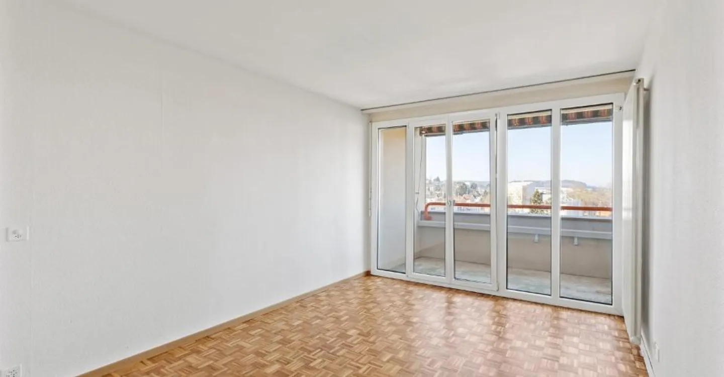 Helle Wohnung mit Balkon - Foto 2 von 5