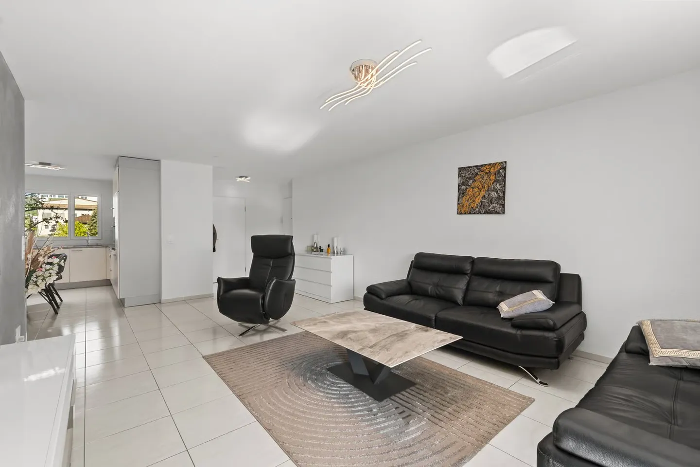 La tua nuova casa a Wetzikon – elegante, spaziosa e centralmente situata - Foto 4 di 12