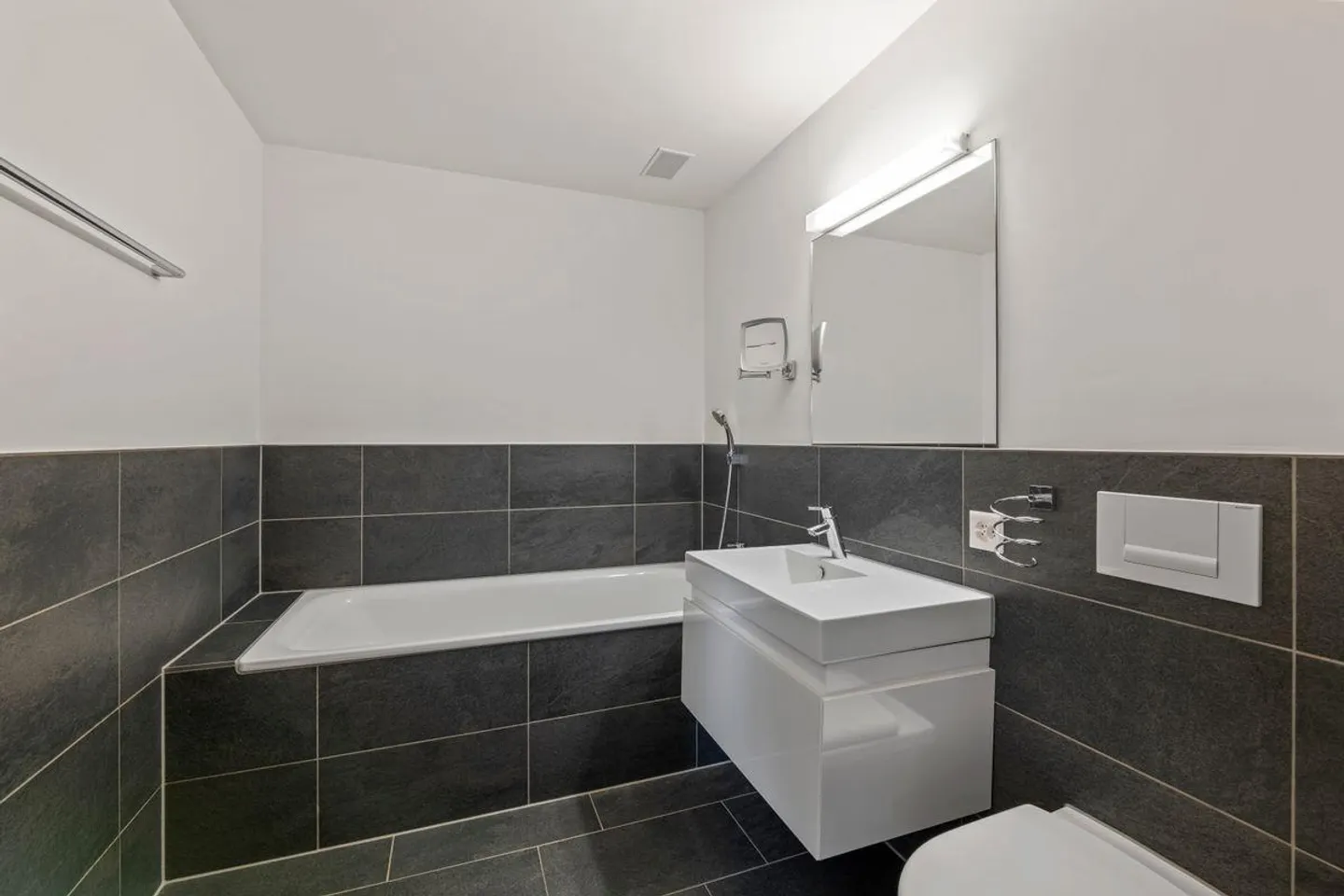 Stylish living - modern 3.5-room apartment with plenty of comfort - Photo 6 of 13