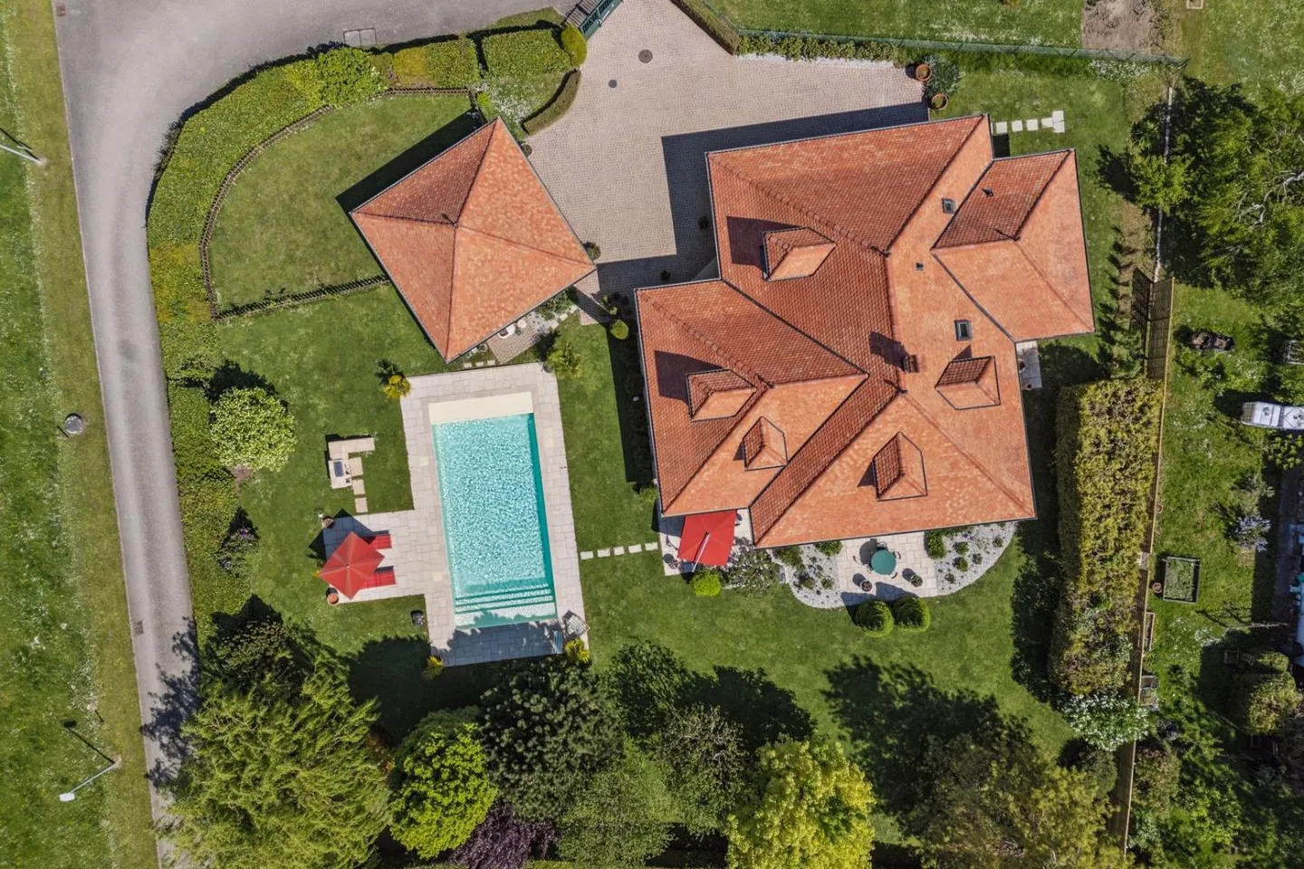 Villa d'architecte 6,5 pièces sur terrain de 292 m² avec 1'792 m² - Photo 4 sur 4