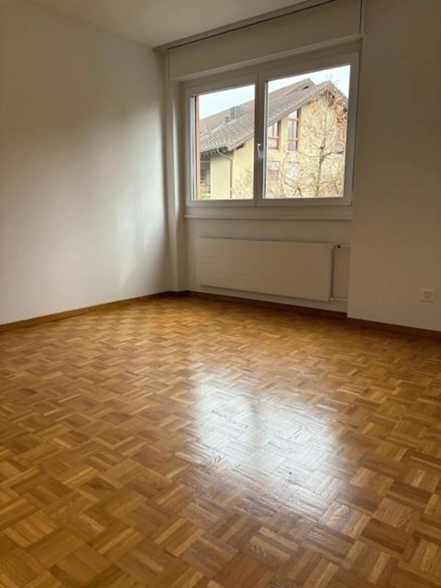 Appartement moderne avec beaucoup de sensation d'espace, balcon ensoleillé et belle vue - Photo 4 sur 11