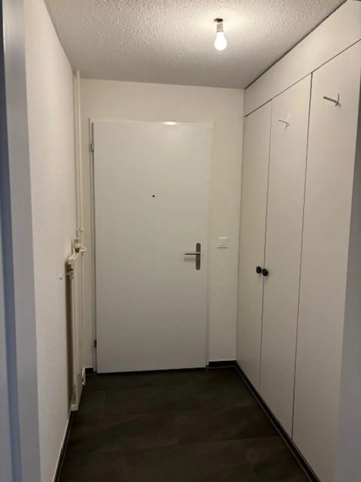 Appartement moderne avec beaucoup de sensation d'espace, balcon ensoleillé et belle vue - Photo 5 sur 11