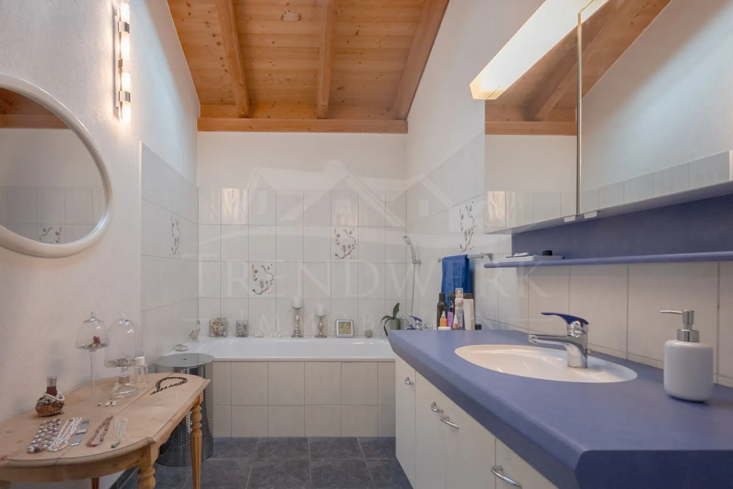 Maison jumelée spacieuse de 5 pièces avec deux places de parking à Neuenegg - Photo 7 sur 15