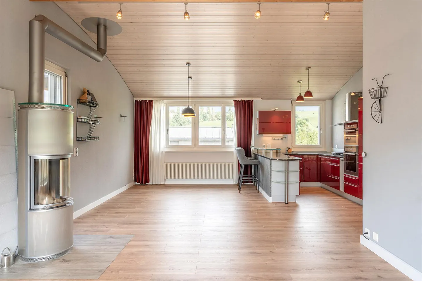 Moderne Attikawohnung mit grosser Terrasse – 15 Minuten von Bern entfe - Foto 2 von 8