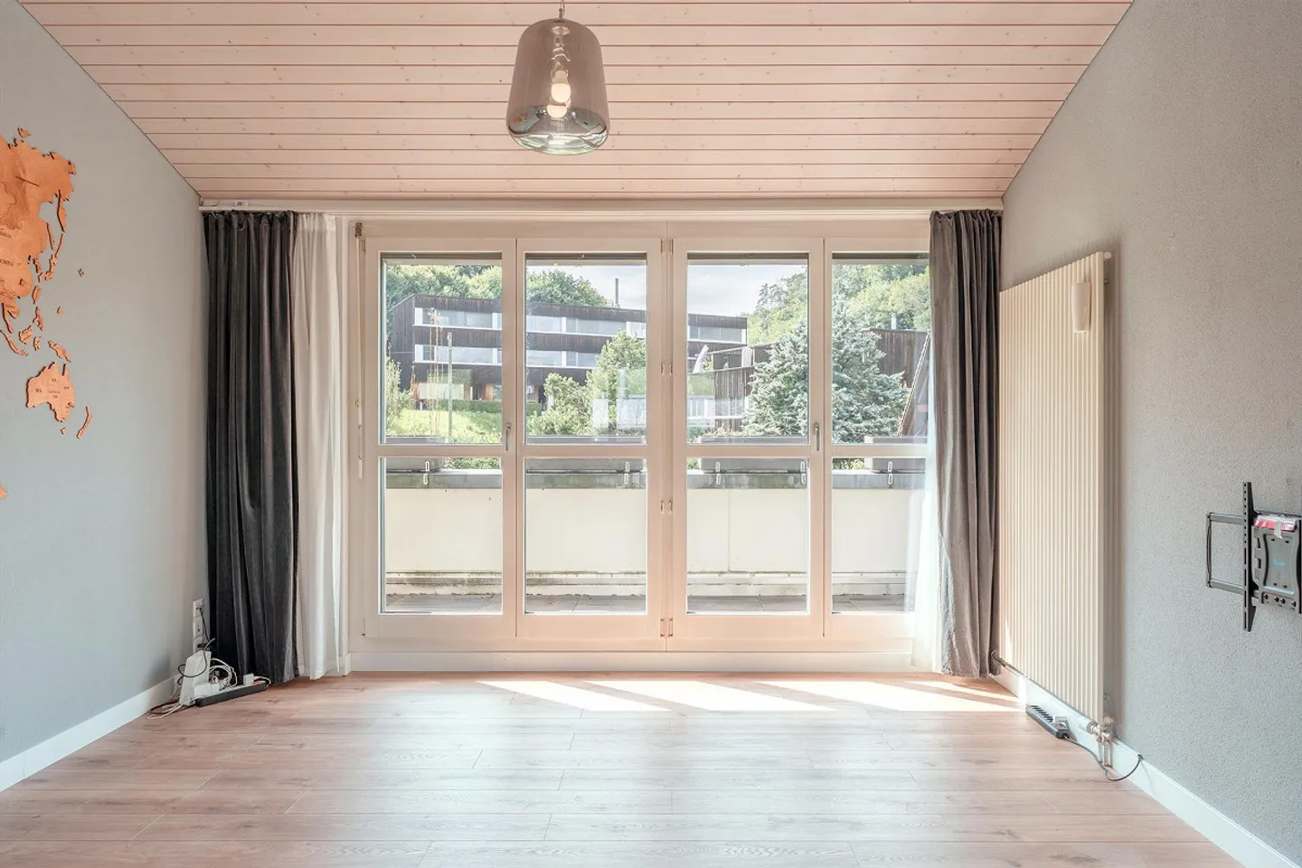 Moderne Attikawohnung mit grosser Terrasse – 15 Minuten von Bern entfe - Foto 3 von 8