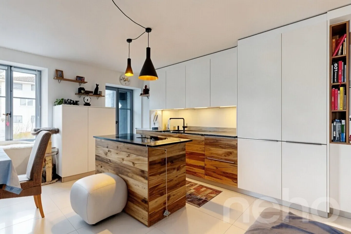 Spacious 5-room apartment of 97 m² in the heart of La Plaine - Photo 3 of 11