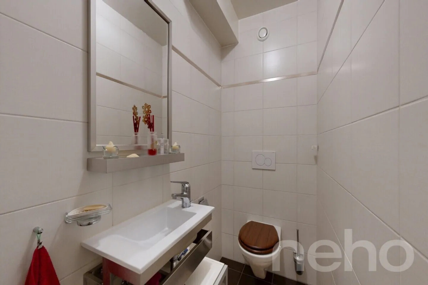 Spacious 5-room apartment of 97 m² in the heart of La Plaine - Photo 9 of 11