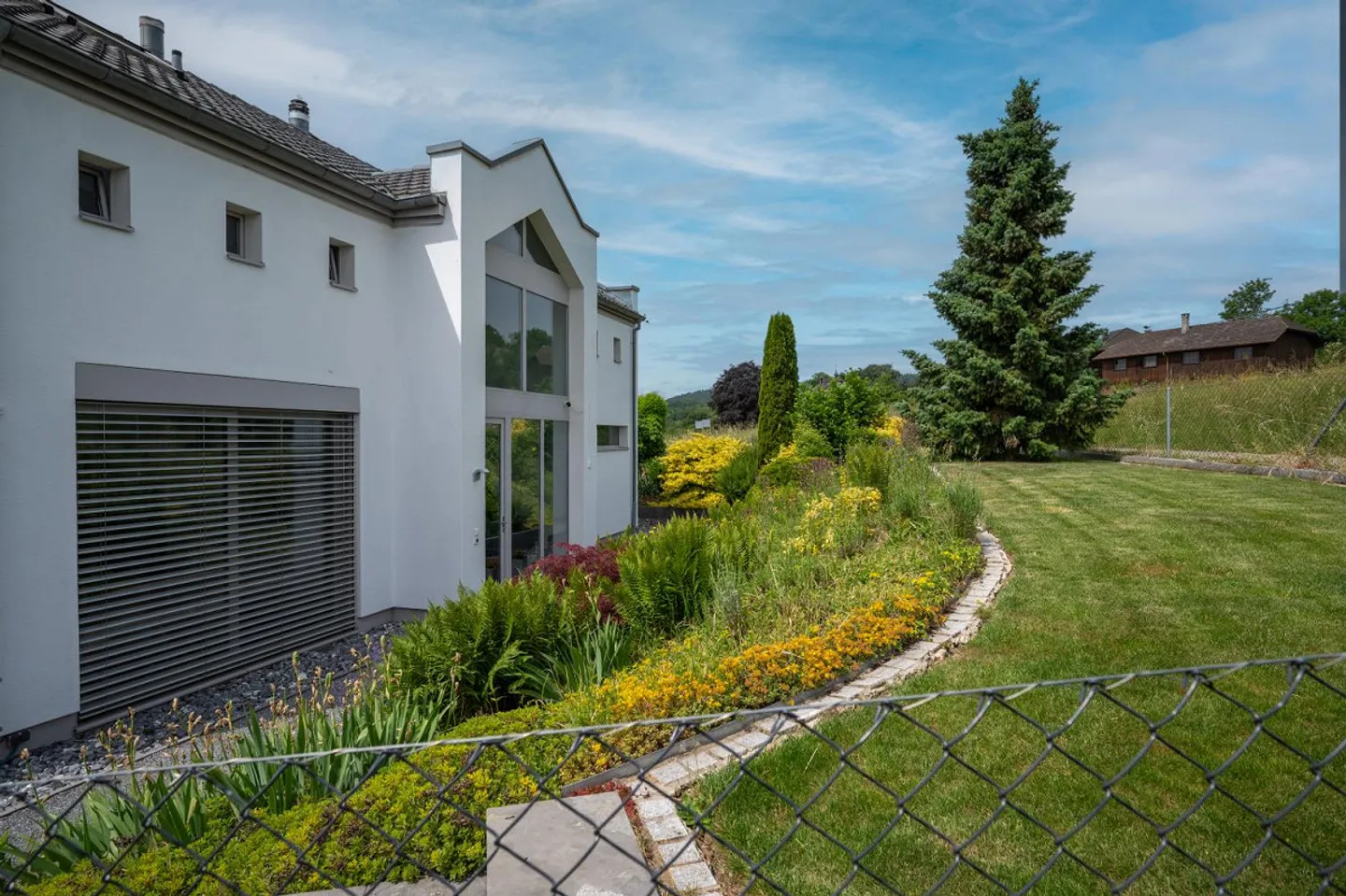 Villa architettonica con panorama e piscina a sfioro - dove architettura, natura e comfort si incontrano - Foto 2 di 30