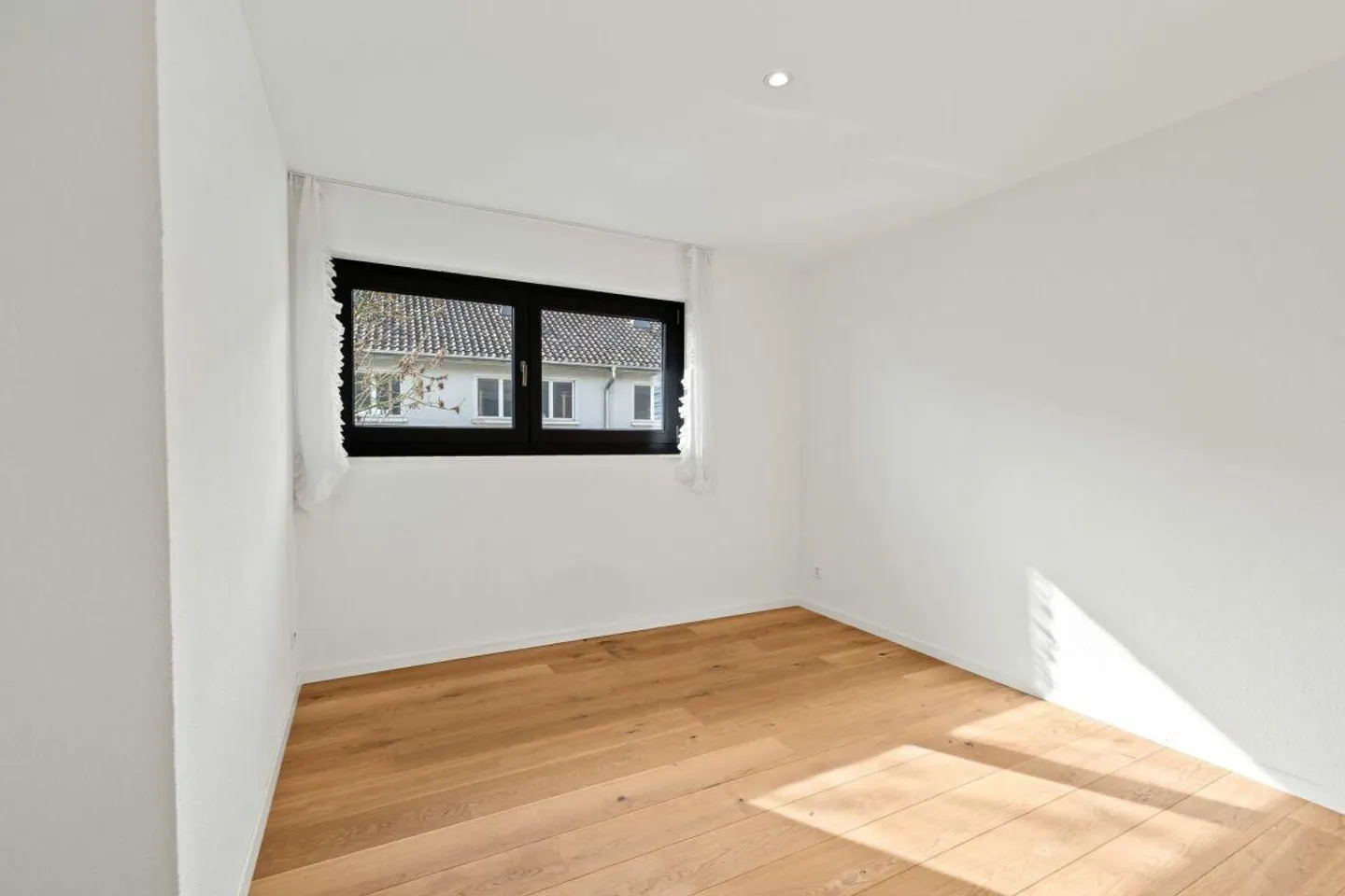 Appartamento 3.5 stanze soleggiato in posizione centrale - Foto 9 di 15