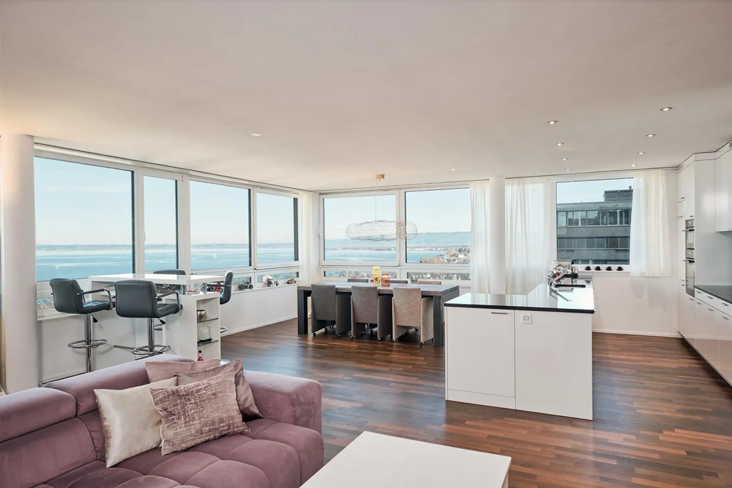 Exclusive 5.5-room apartment on the 14th floor with a panoramic view of Lake Constance - Photo 4 of 18