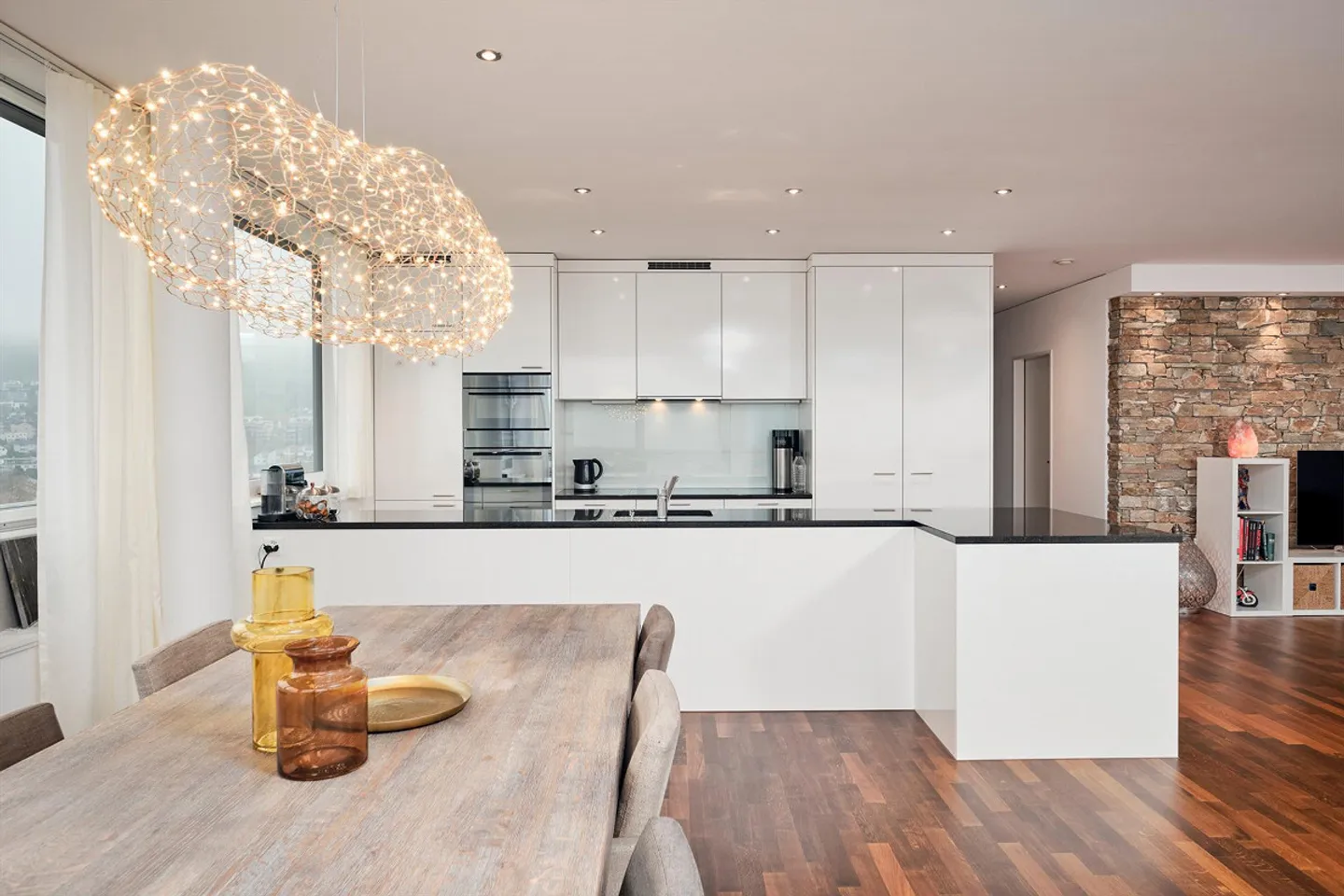 Exclusive 5.5-room apartment on the 14th floor with a panoramic view of Lake Constance - Photo 5 of 18