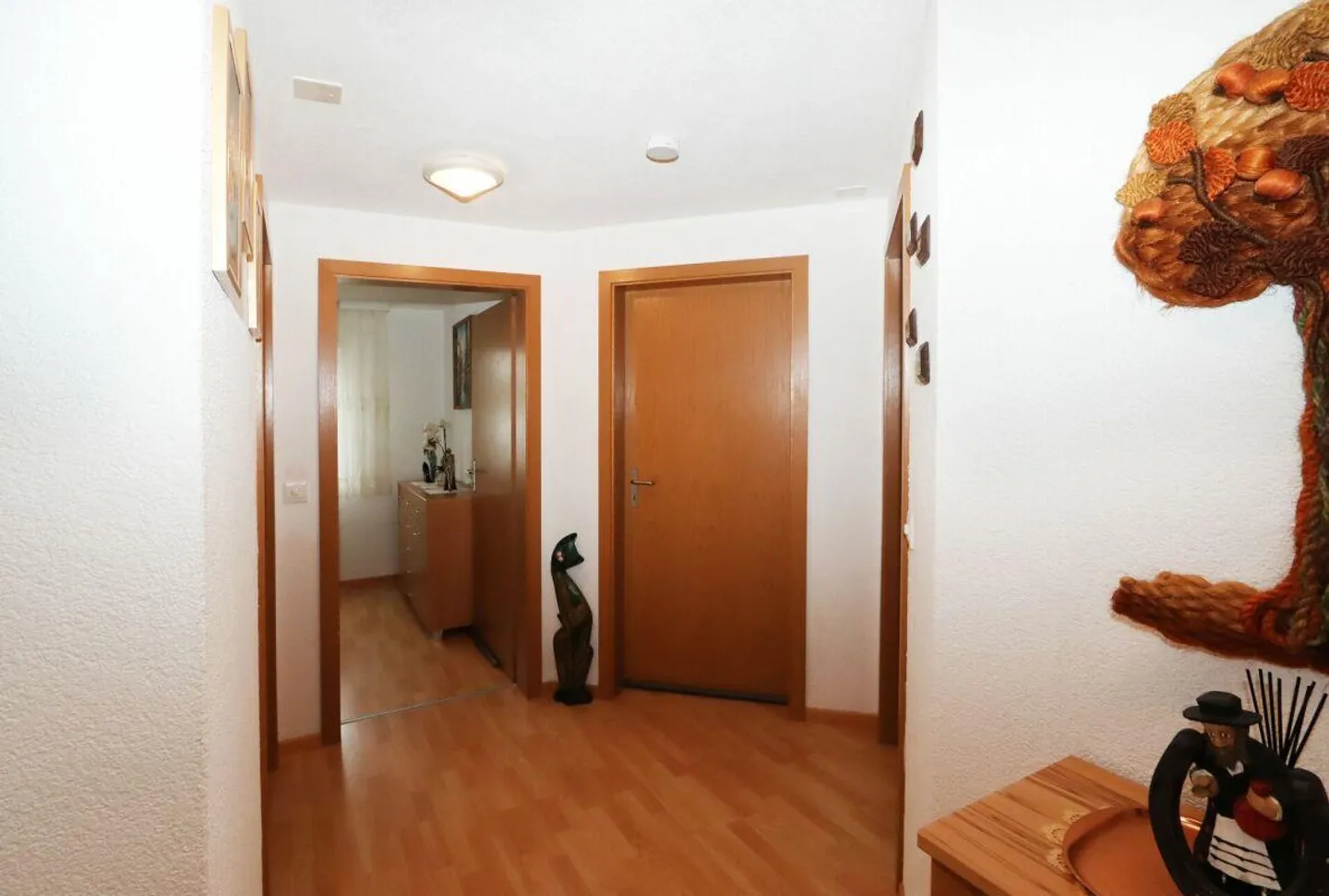 Appartamento di 4,5 locali con posto auto in garage e balcone in posizione tranquilla - Foto 12 di 19