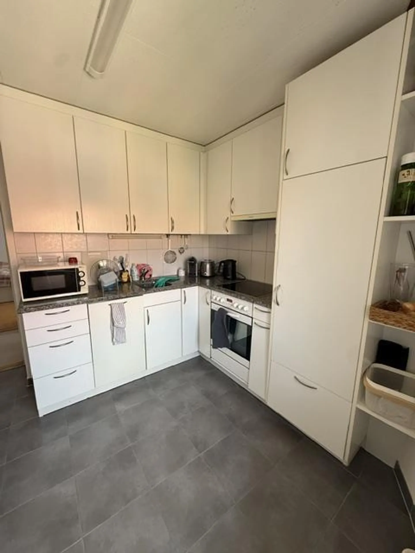Very nice, bright 4-room old building apartment - Photo 10 of 12