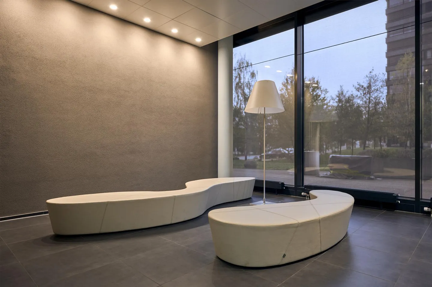 Exclusive 5.5-room apartment on the 14th floor with a panoramic view of Lake Constance - Photo 16 of 18