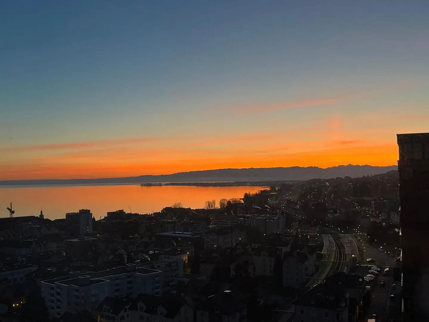 Exclusive 5.5-room apartment on the 14th floor with a panoramic view of Lake Constance - Photo 12 of 18