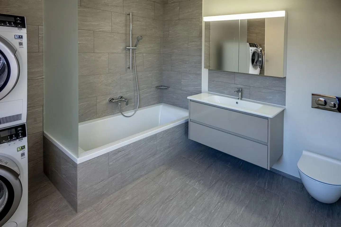 Moderne 5.5-Zimmer-Wohnung im Herzen von Willerzell - Foto 5 von 7