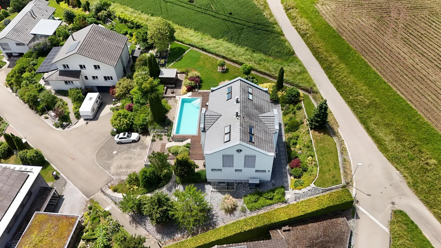 Villa architettonica con panorama e piscina a sfioro - dove architettura, natura e comfort si incontrano - Foto 30 di 30
