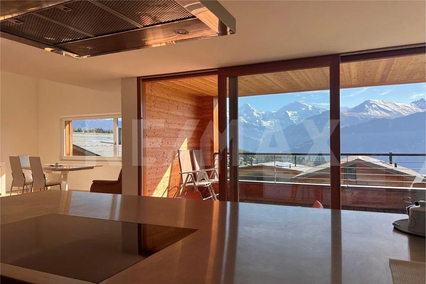 Willful. Authentic. Urban - in the middle of the mountains. Lifestyle in Beatenberg! - Photo 5 of 13