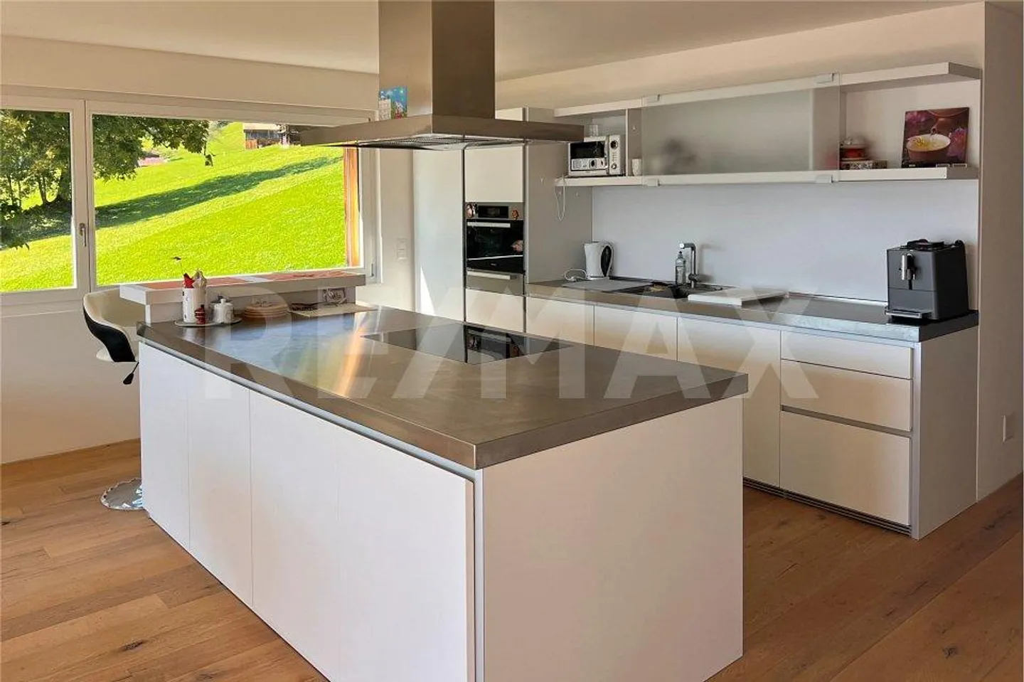 Willful. Authentic. Urban - in the middle of the mountains. Lifestyle in Beatenberg! - Photo 6 of 13